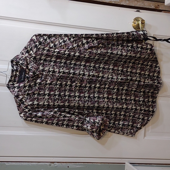 Dressy button up Shirt - Picture 2 of 8